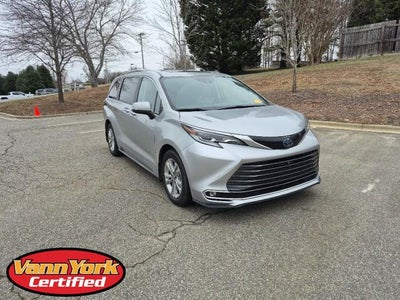 2023 Toyota Sienna Platinum