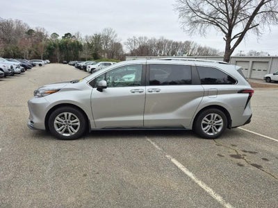 2023 Toyota Sienna Platinum