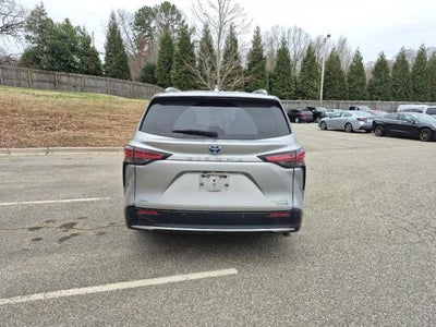2023 Toyota Sienna Platinum