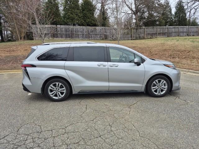 2023 Toyota Sienna Platinum