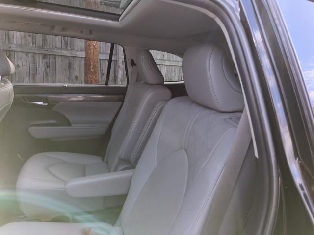 2020 Toyota Highlander Platinum
