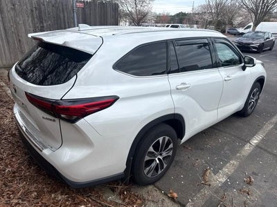 2022 Toyota Highlander Hybrid XLE