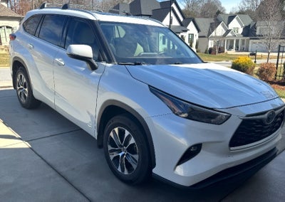 2022 Toyota Highlander Hybrid XLE