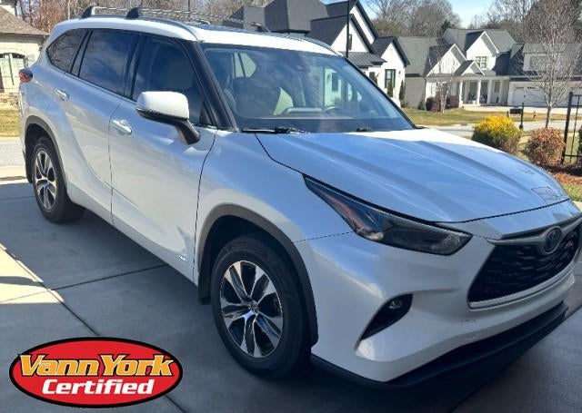 2022 Toyota Highlander Hybrid XLE