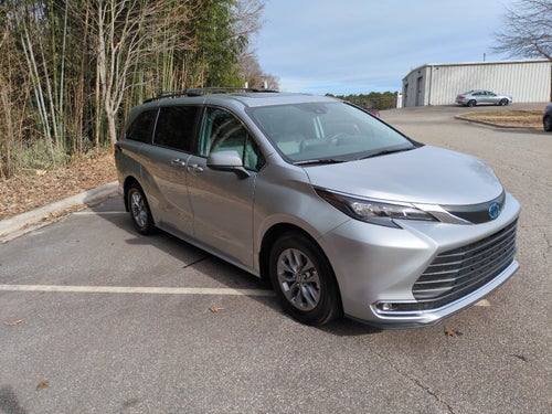 2024 Toyota Sienna XLE