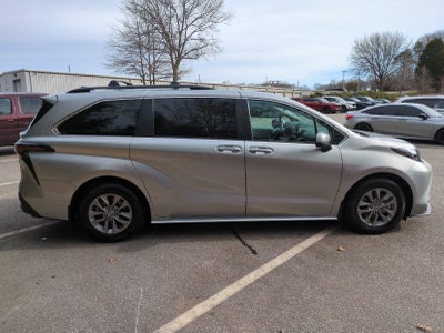 2024 Toyota Sienna XLE