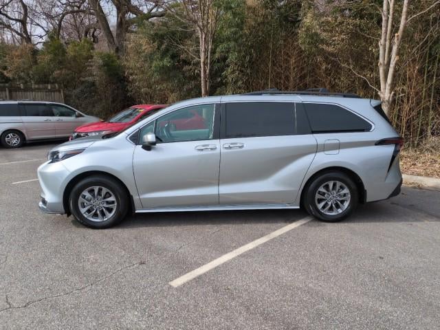 2024 Toyota Sienna XLE