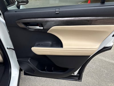 2024 Toyota Highlander Platinum