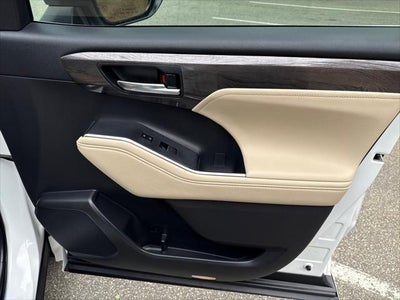 2024 Toyota Highlander Platinum