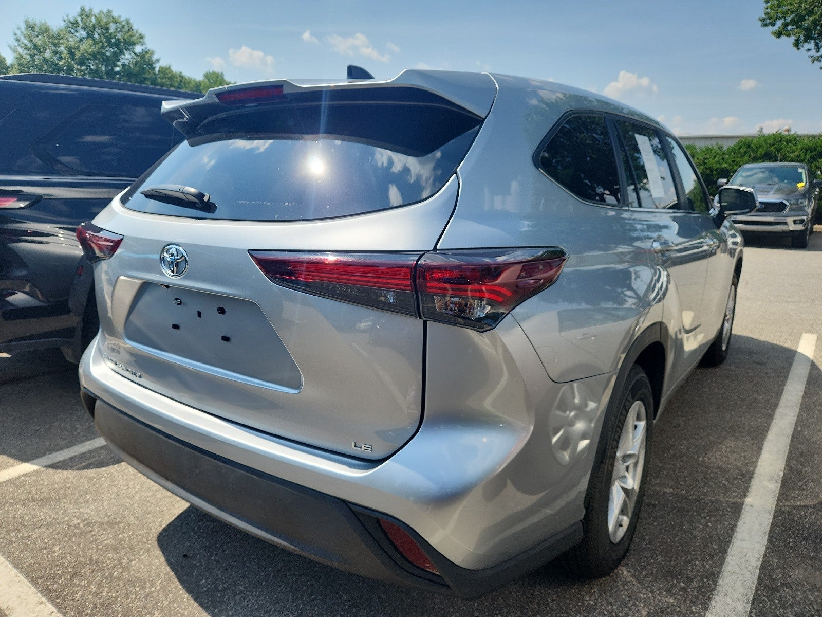 2025 Toyota Highlander LE