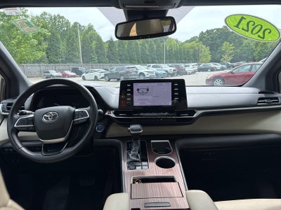 2021 Toyota Sienna XLE
