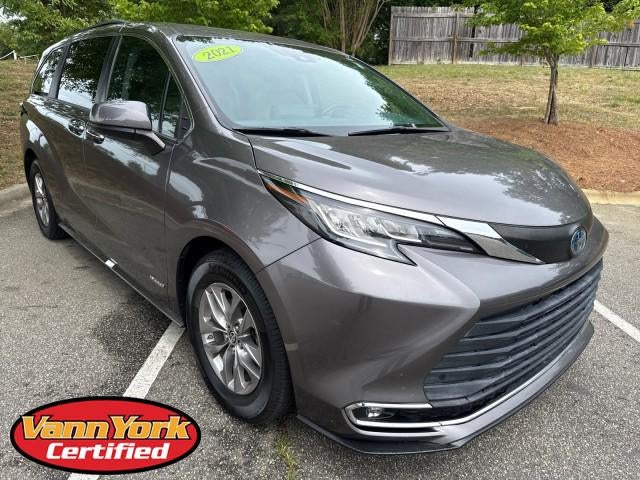2021 Toyota Sienna XLE
