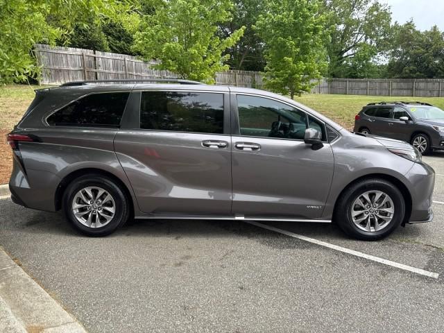2021 Toyota Sienna XLE