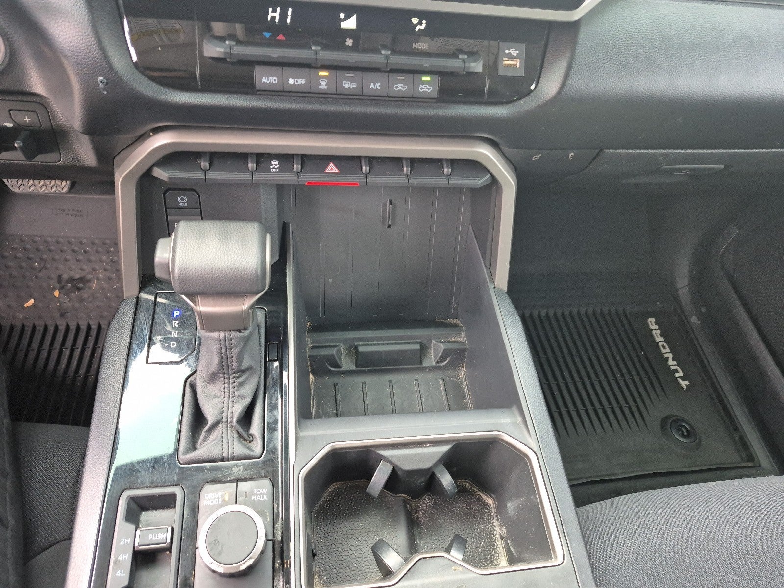 2024 Toyota Tundra 4WD SR5