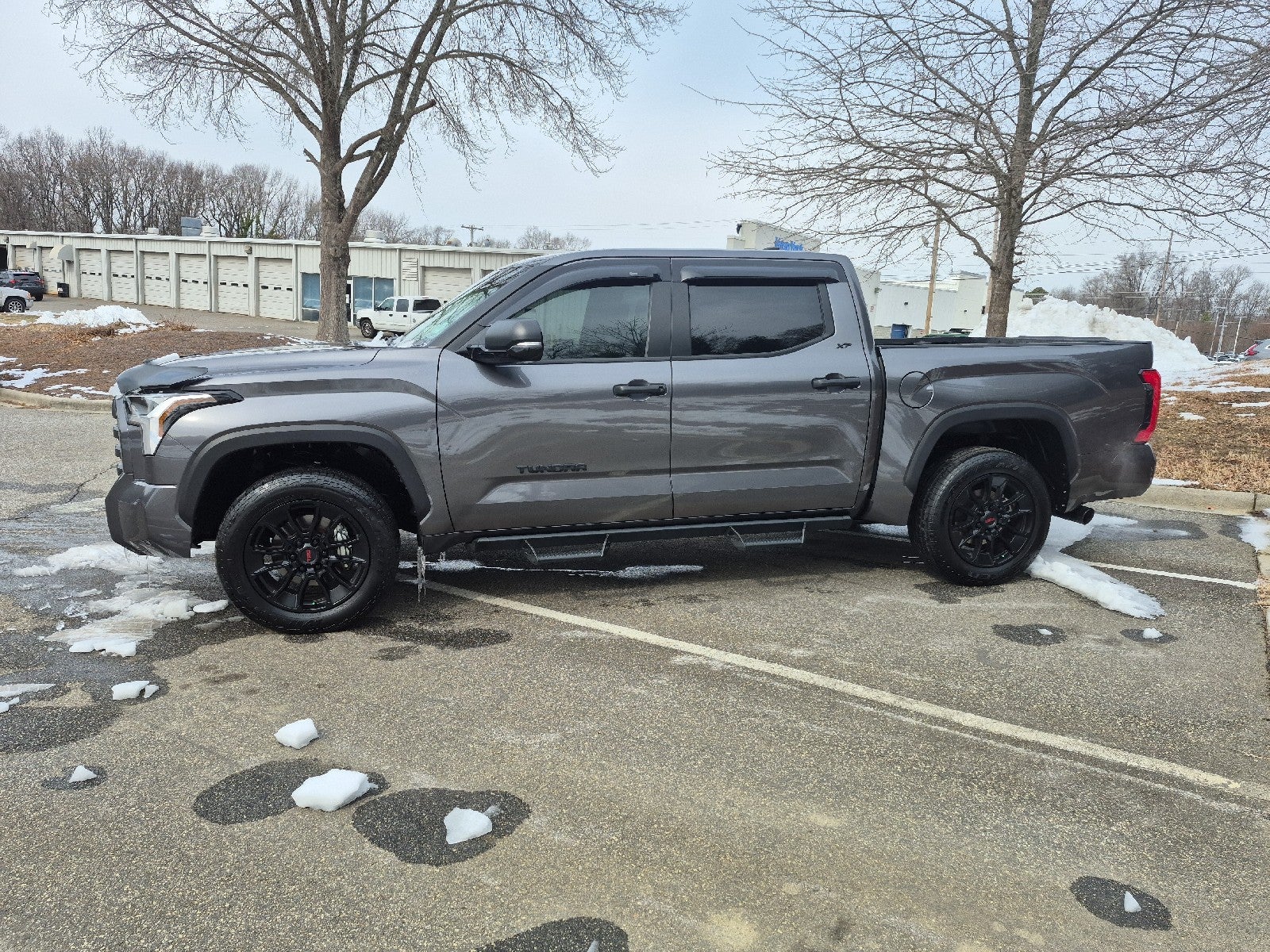 2024 Toyota Tundra 4WD SR5
