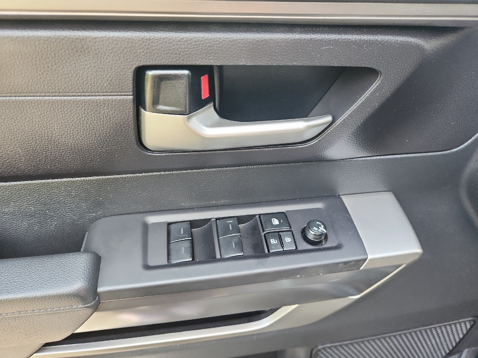 2023 Toyota Tundra 4WD SR5