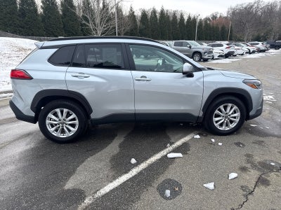 2024 Toyota Corolla Cross LE