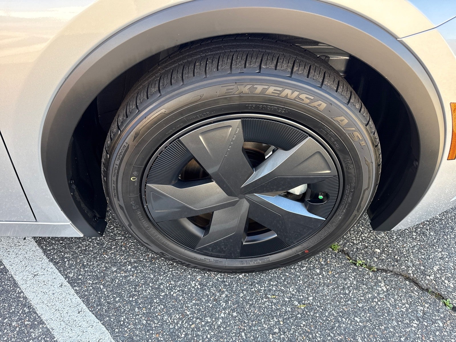 2025 Toyota Prius Plug-In Hybrid SE