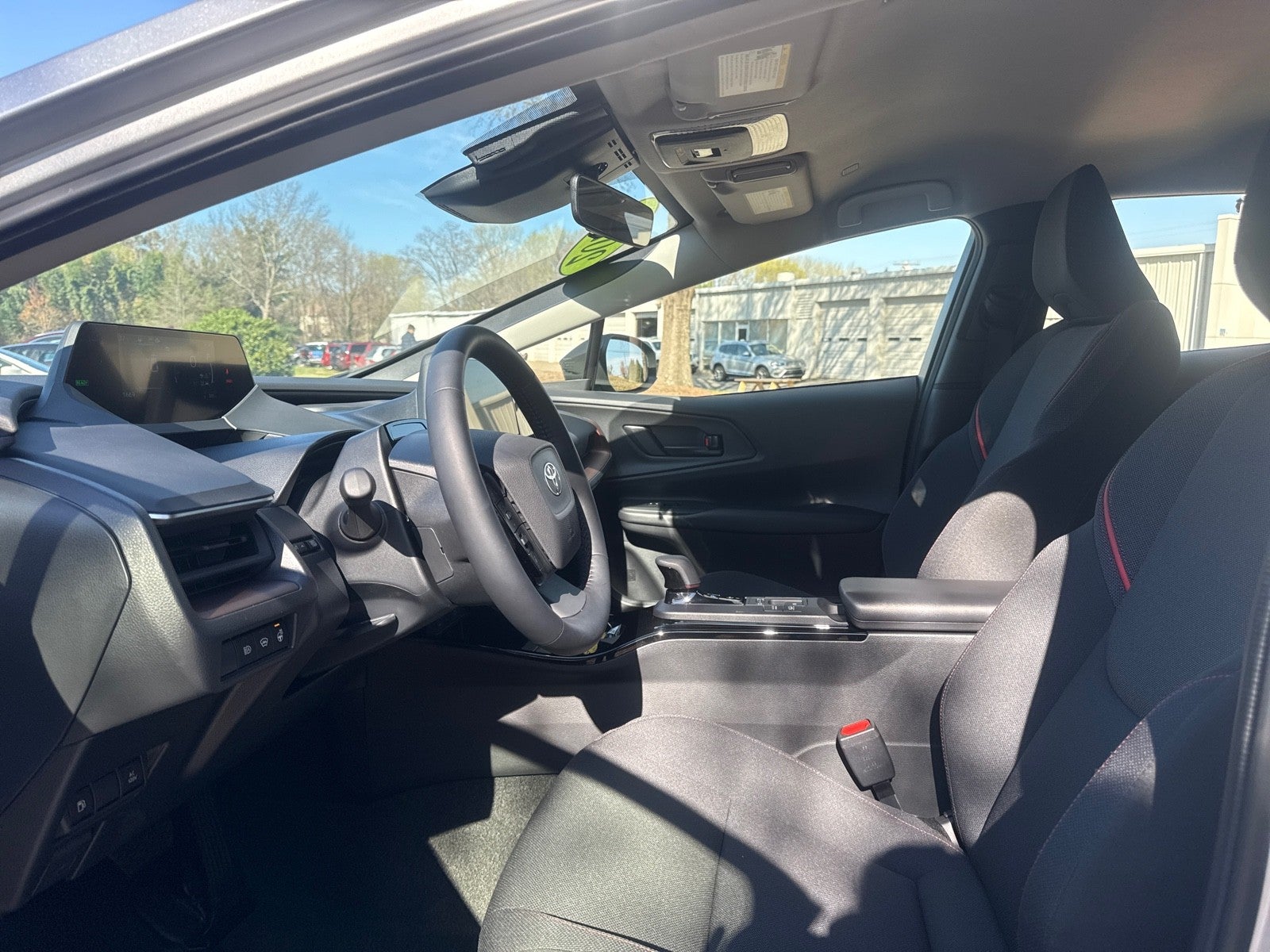 2025 Toyota Prius Plug-In Hybrid SE