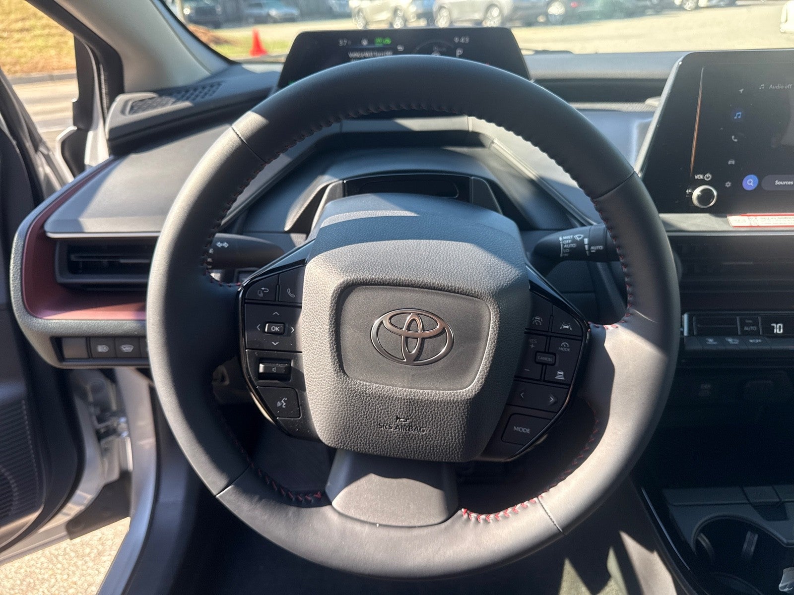 2025 Toyota Prius Plug-In Hybrid SE