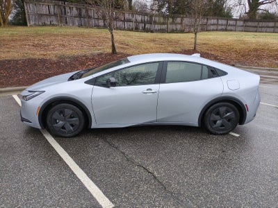 2025 Toyota Prius Plug-In Hybrid SE