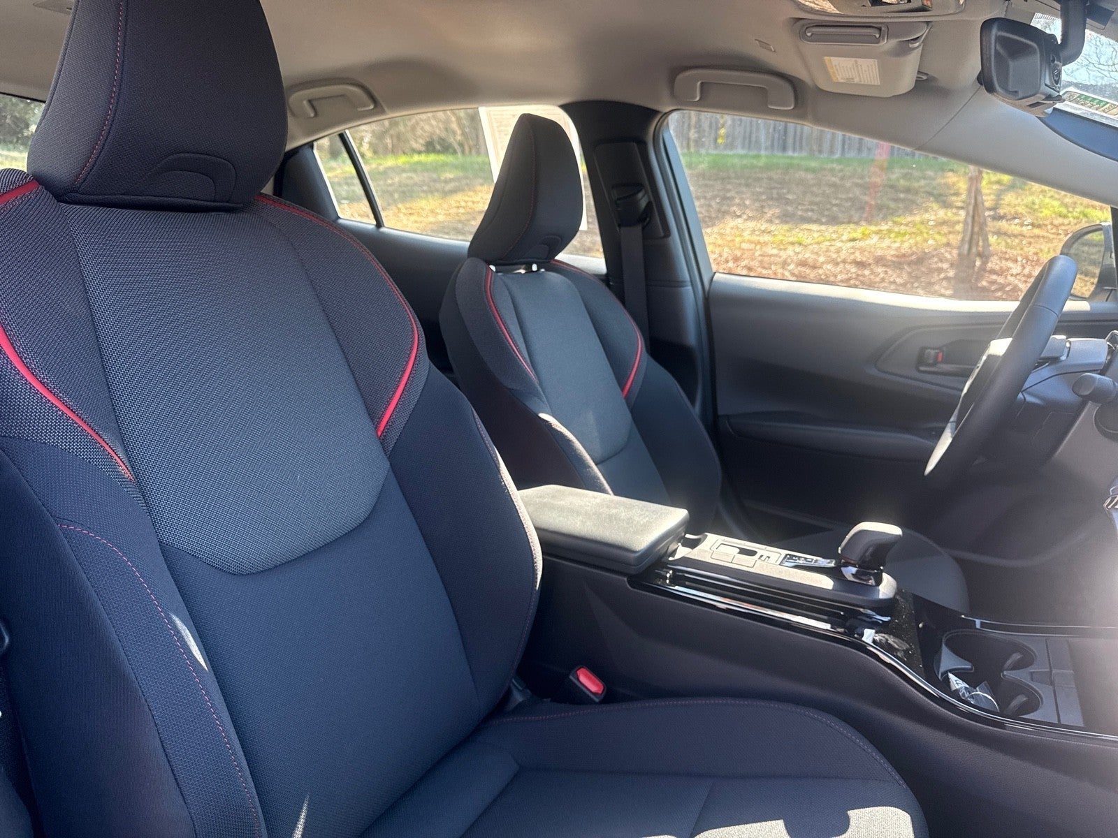 2025 Toyota Prius Plug-In Hybrid SE