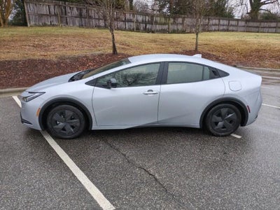 2025 Toyota Prius Plug-In Hybrid SE