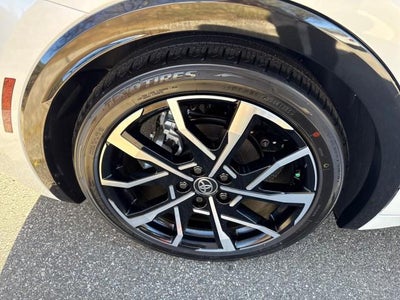 2025 Toyota Prius Plug-In Hybrid XSE