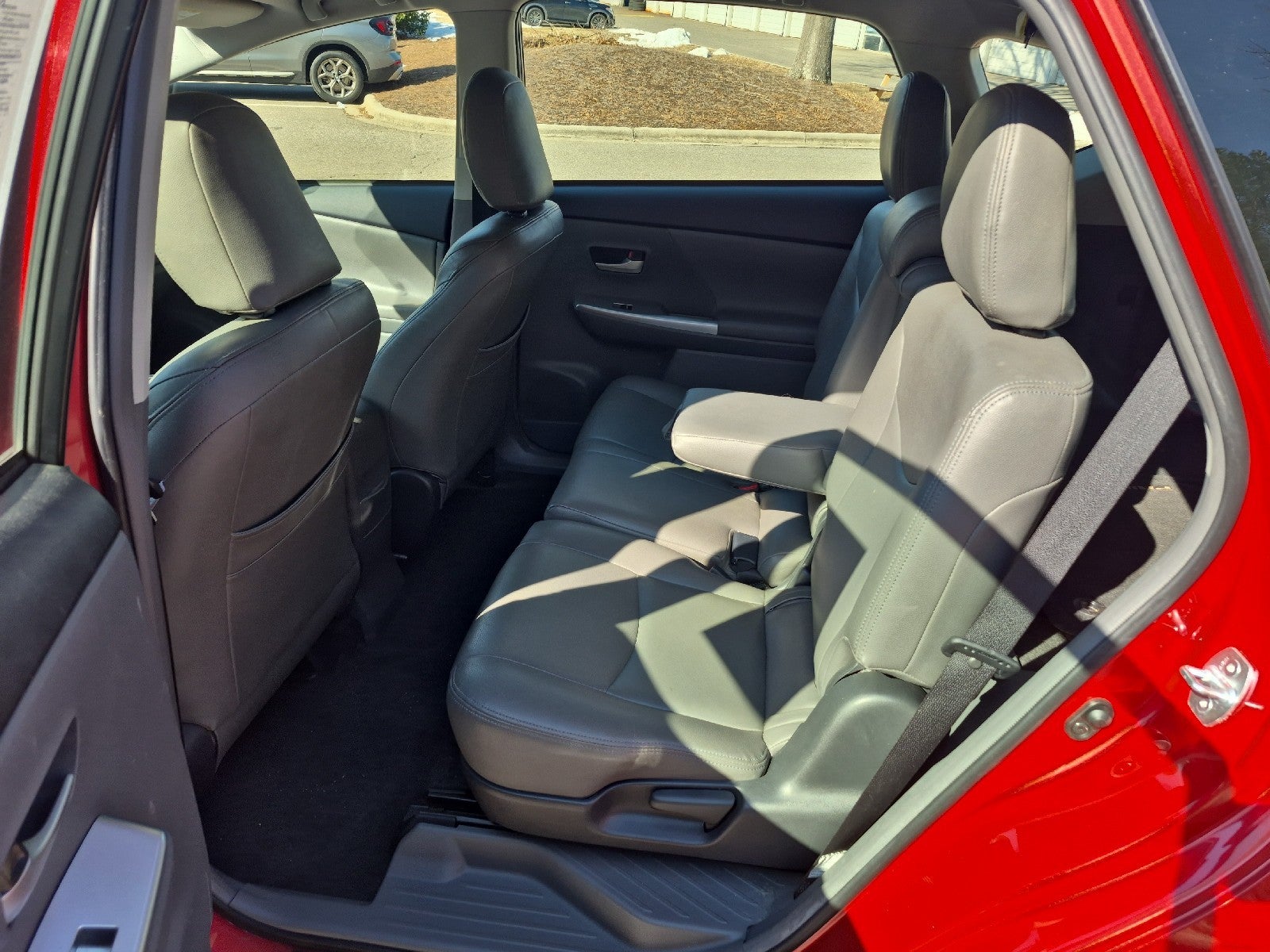 2014 Toyota Prius v Two