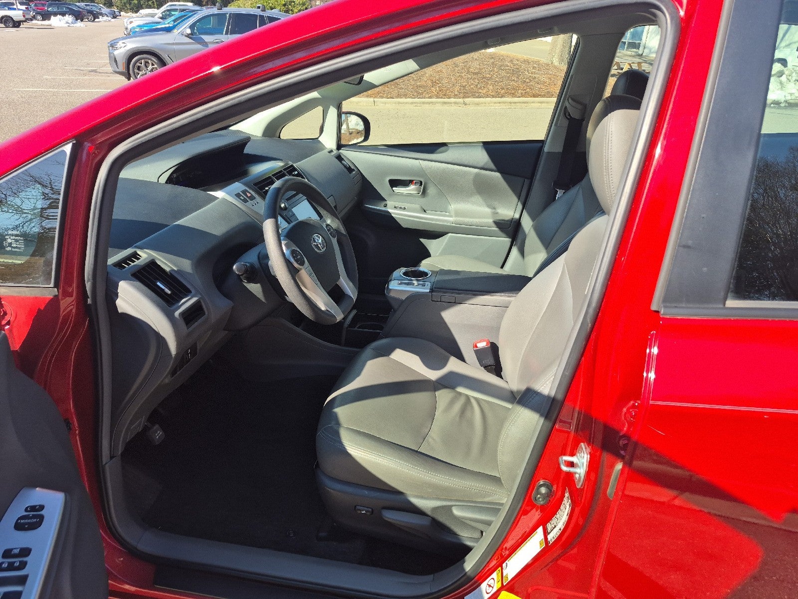 2014 Toyota Prius v Two