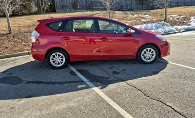 2014 Toyota Prius v Two