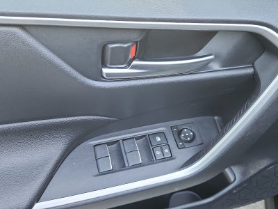 2025 Toyota RAV4 Hybrid SE