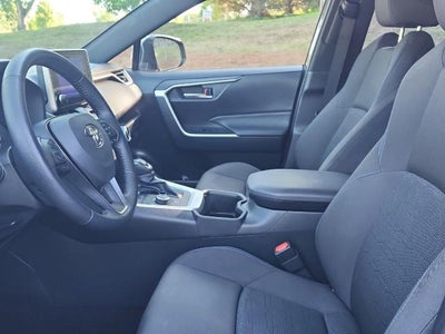 2025 Toyota RAV4 Hybrid SE