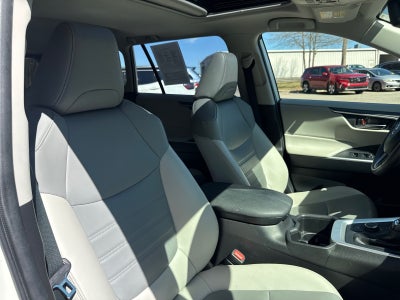 2022 Toyota RAV4 Hybrid XLE Premium