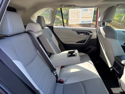 2025 Toyota RAV4 Hybrid XLE Premium