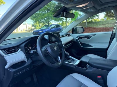 2022 Toyota RAV4 Hybrid XLE Premium