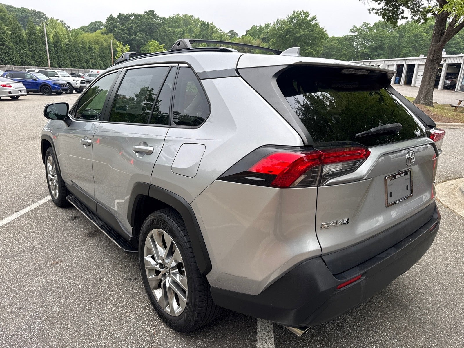 2020 Toyota RAV4 XLE Premium