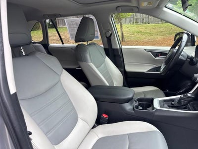 2020 Toyota RAV4 XLE Premium