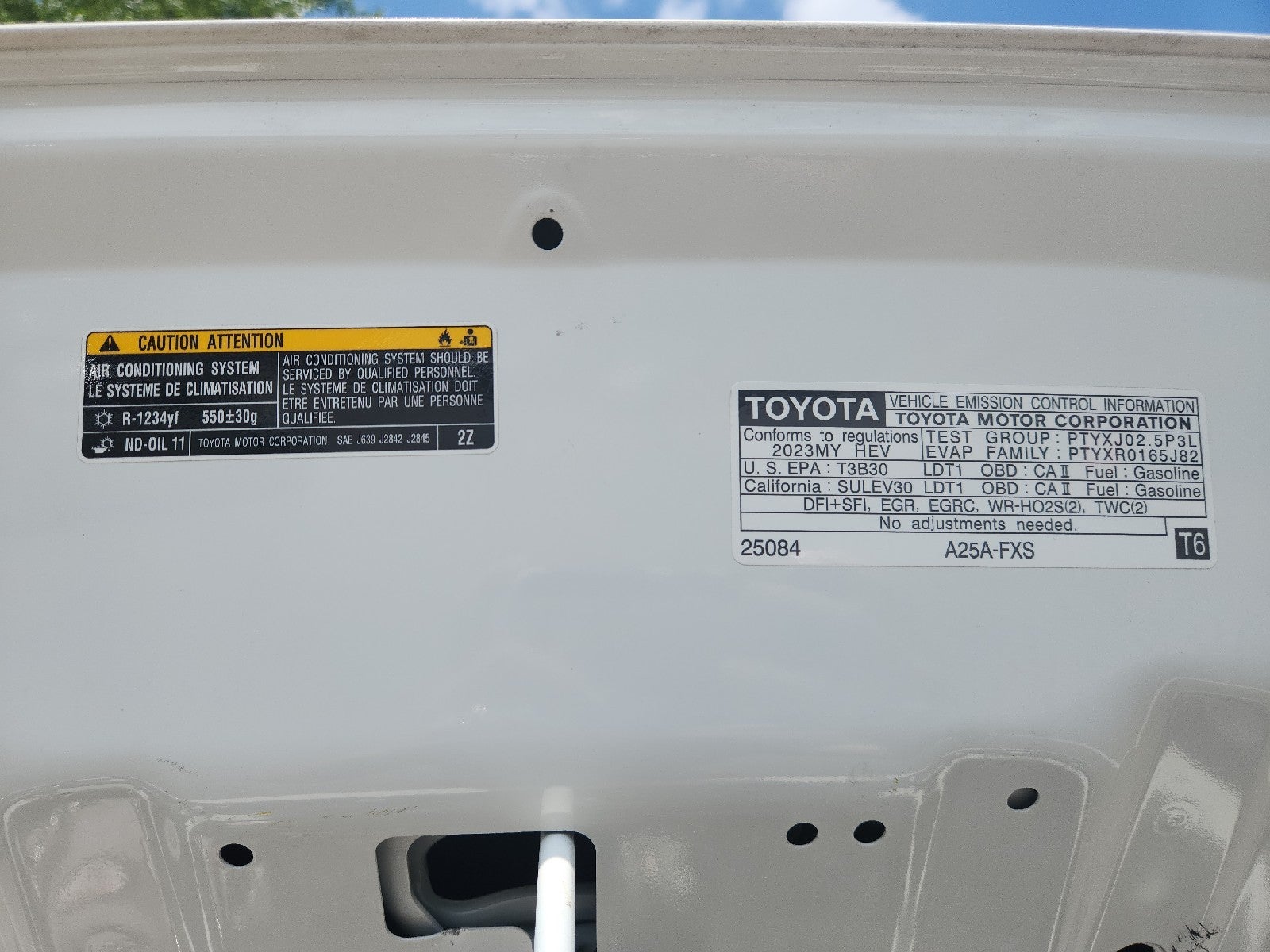 2023 Toyota RAV4 Hybrid LE