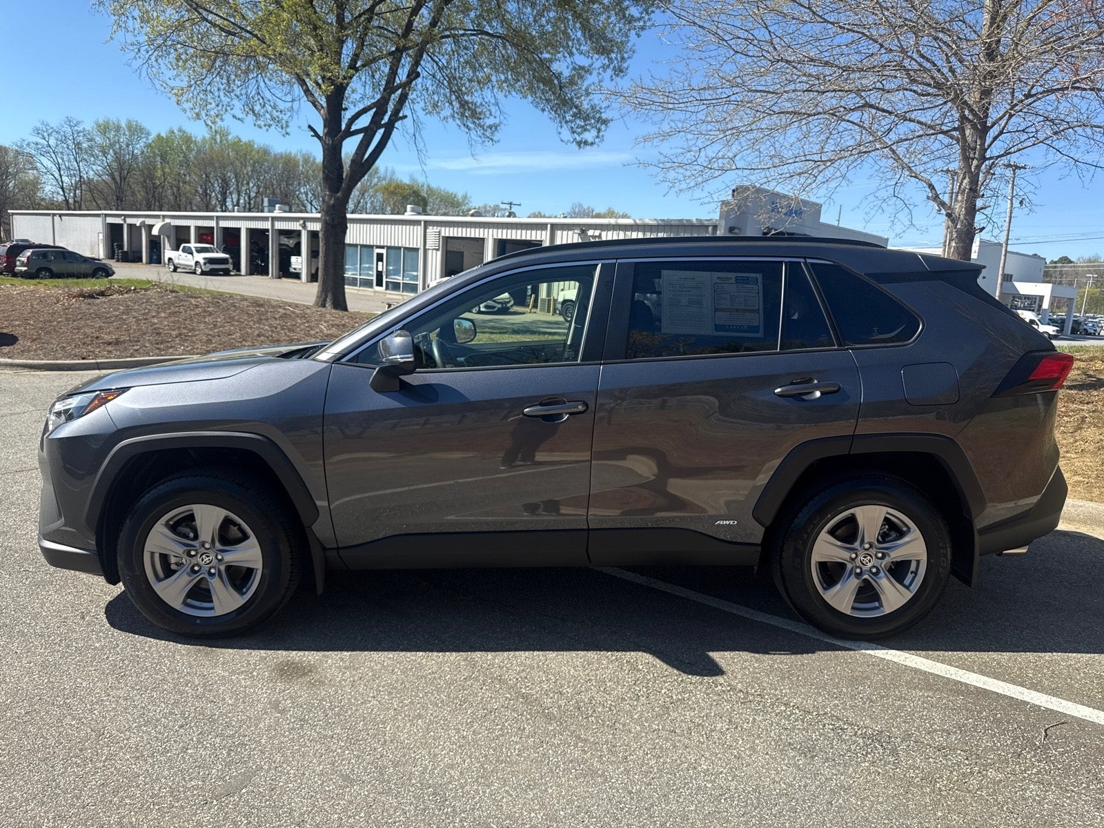 2025 Toyota RAV4 Hybrid LE