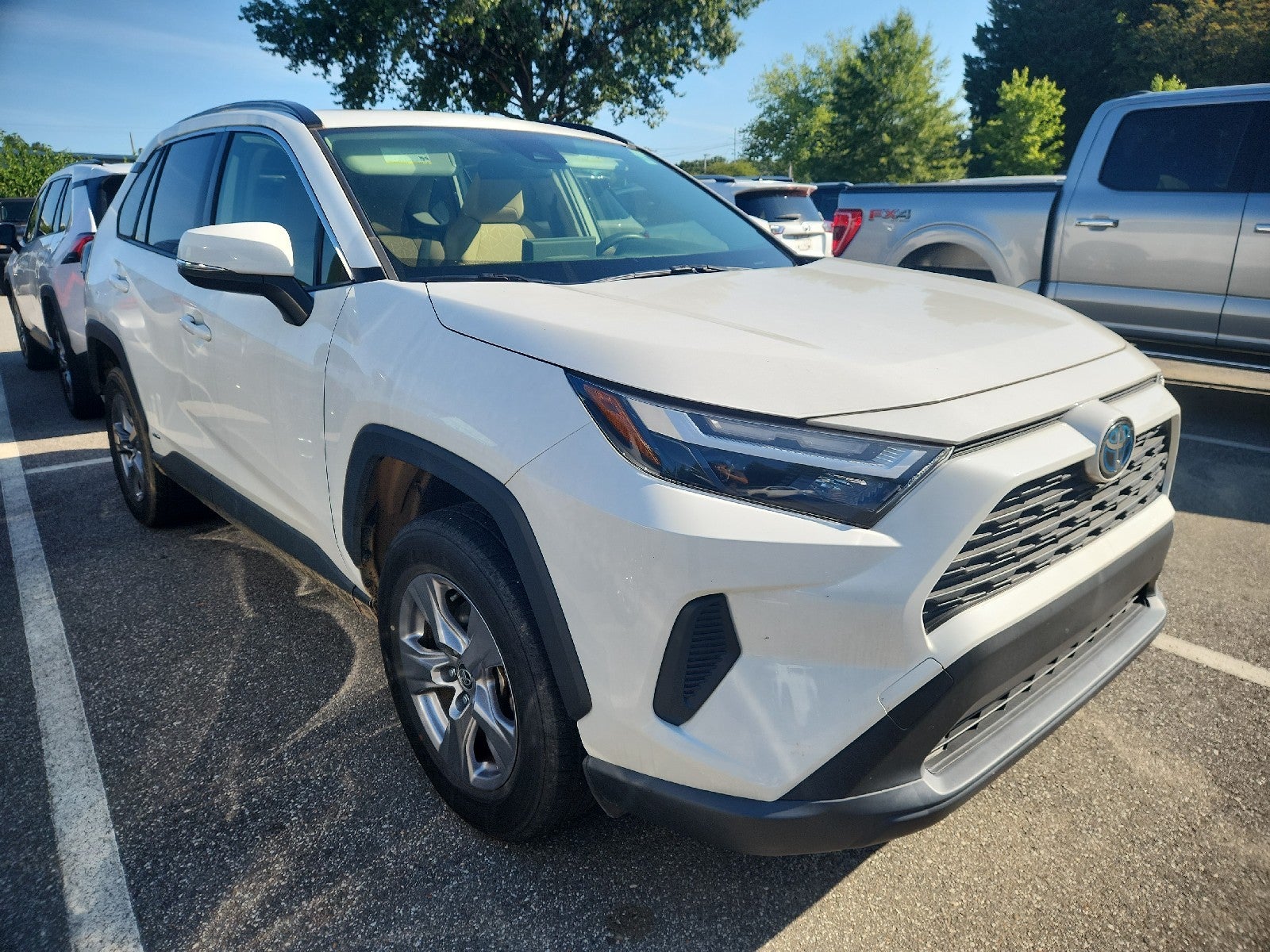 2022 Toyota RAV4 Hybrid XLE
