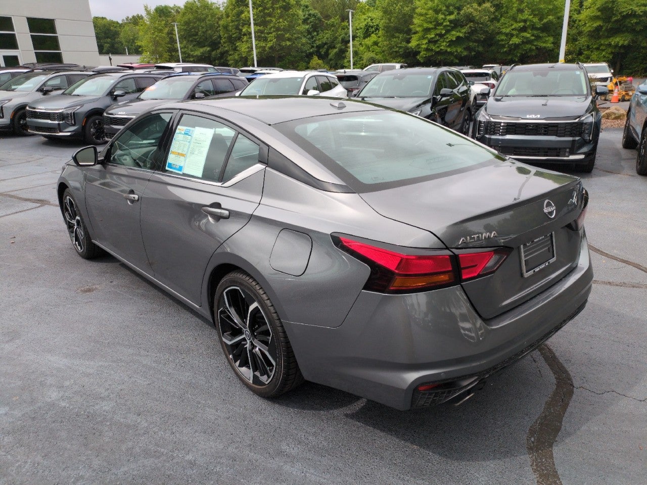 2025 Nissan Altima SR
