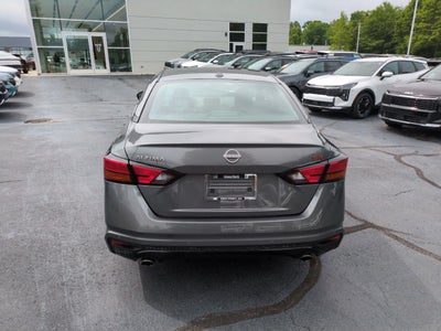 2025 Nissan Altima SR