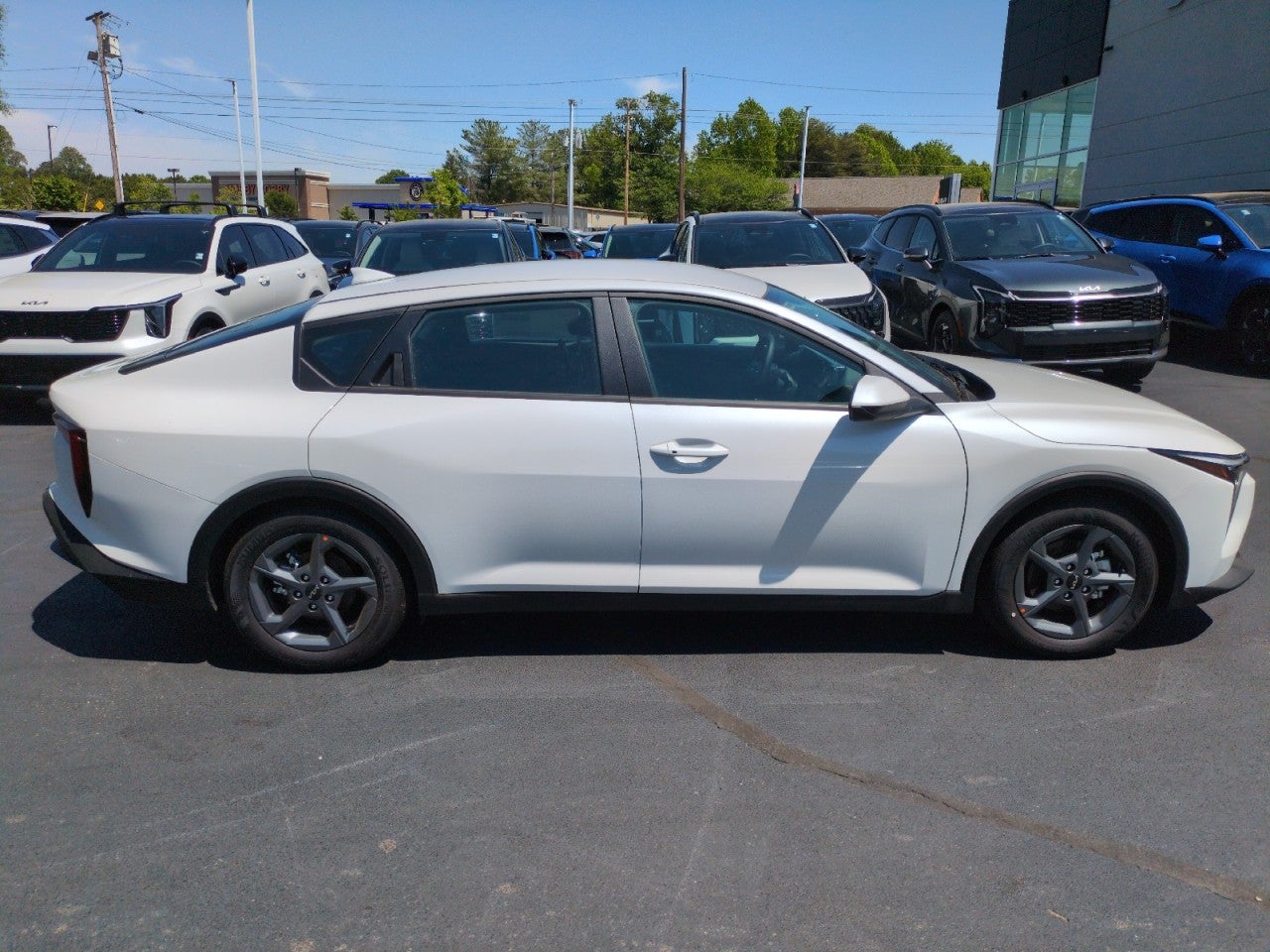 2025 Kia K4 LXS