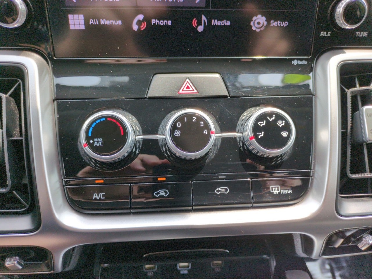2023 Kia Sorento LX