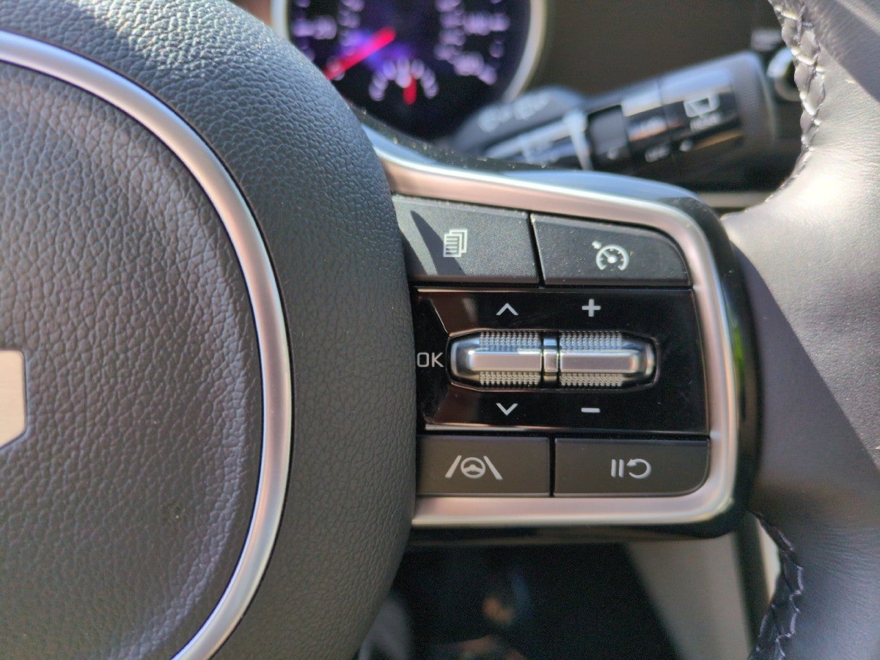 2023 Kia Carnival LX