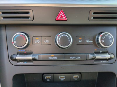2023 Kia Carnival LX