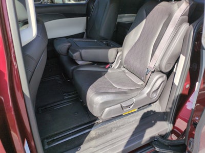 2023 Kia Carnival LX