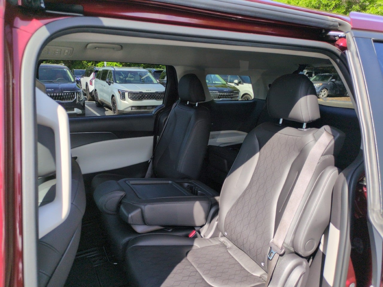 2023 Kia Carnival LX