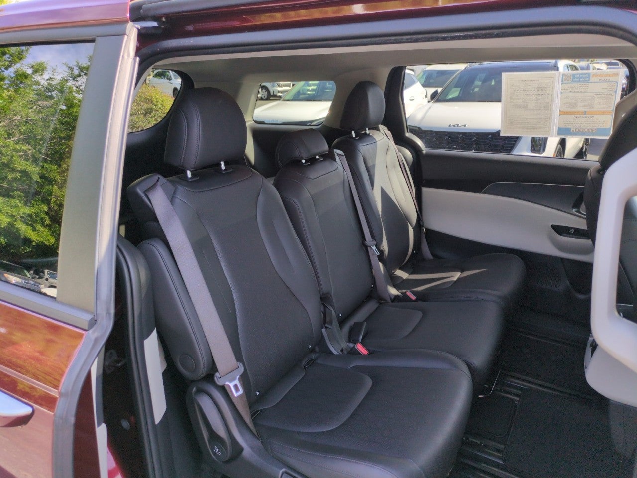2023 Kia Carnival LX